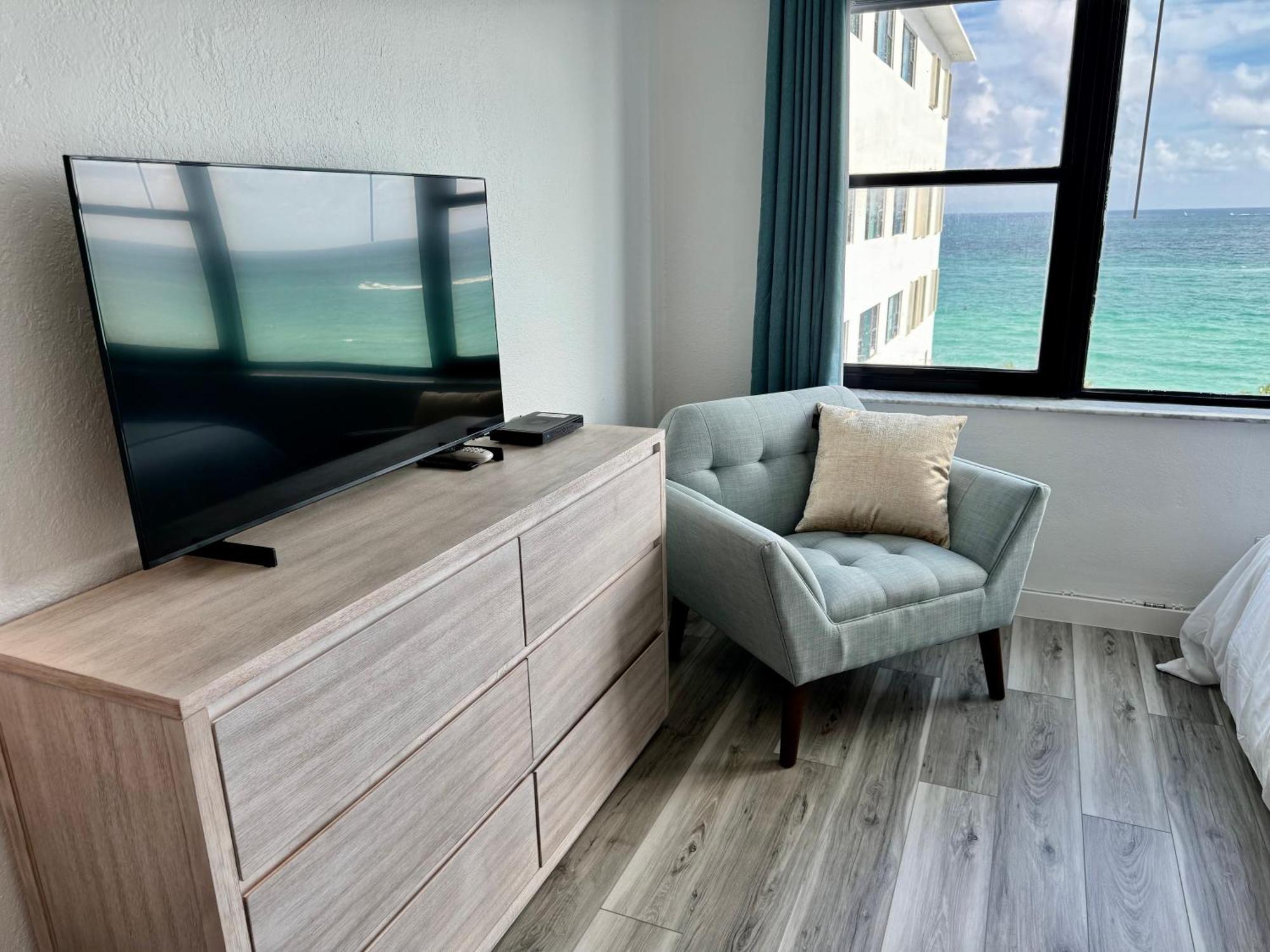 מיאמי ביץ' Directly On The Beach With Pool & Ocean View מראה חיצוני תמונה